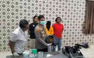 Peracik sekaligus pengedar tembakau sintetis di Depok diringkus Polisi