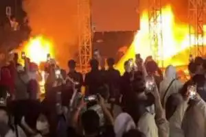 Penonton konser Lentera Festival di Tangerang ngamuk bakar panggung utama, ini penyebabnya