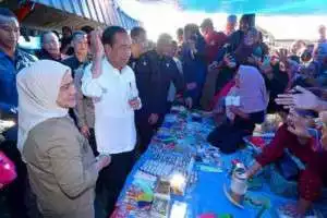 Presiden dan Ibu Negara blusukan di Pasar Cekkeng Bulukumba