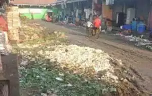  Lima Hari Sampah Tidak di Angkut, Pasar induk TanahTinggi Tangerang Bau Busuk
