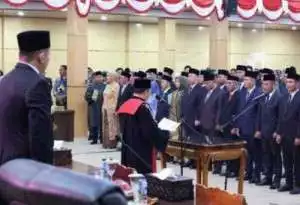 45 Anggota DPRD OKU Timur Dilantik