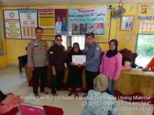Pemdes Upang Makmur salurkan BLT Tri Wulan 3 anggaran 2024, ini Pesan Syamsul Bahri selaku Kades