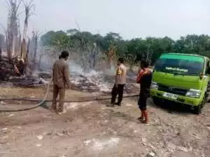 Polsek Rumpin Bersama Instansi Terkait Cek Lolasi TKP Kebakaran Limbah Busa Spring Bed Terjadi di Kampung Sawah, Rumpin