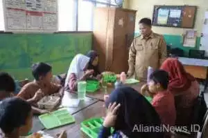 Program MBG, Kadisdik Jamaludin : " Tak Perlu Beli Kotak Makanan yang baru, Pake yang Ada Saja ''