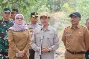 SEKDA Kab. Sukabumi Ade Suryaman Dampingi KSAD Resmikan DAM Parit Di Ciemas, Pengembangan Ketahanan Pangan Di Selatan Sukabumi