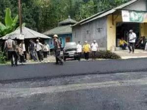 Jalan Cipanas Kabandungan (Ruas Jalan Pakuwon - Cipeuteuy) Diperbaiki, Masyarakat Kabandungan Ucapkan Terimakasih Kepada Bupati dan Dinas PU