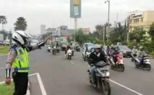  Pemprov DKI diblokir 23 ribu NIK warga Jakarta yang Tak menetap,100 ribu warga Tangsel bikin baru KTP Tangsel