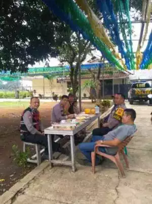 Kapolsek Caringin Bersama Anggota Polsek Lakukan Cooling System Dalam Rangka Pilkada SERENTAK 2024, Ciptakan Harkamtibmas Aman Tertib Dan Kondusif