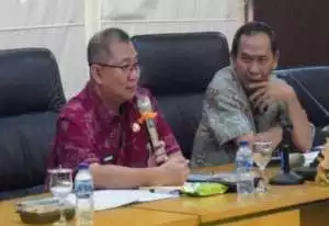 Tertunda Karena Naik Haji, 6 Kepala Desa Terima SK Perpanjangan Masa Jabatan