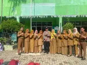 Polsek Babakan Madang Giat Cooling System Police Goes To School Polri Hadir Beri Himbauan Kamtibmas Para Guru Dan Siswa Siswi Untuk Pencegahan Aksi Tawuran Dan Jauhi Narkoba