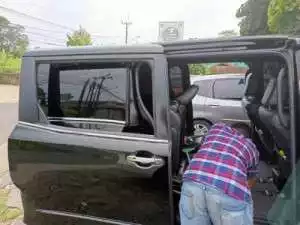 Polsek Cijeruk Olah Tkp Terkait Adanya Berita Viral DI Medsos Tindak Pidana Pencurian Dengan Pecah Kaca Mobil