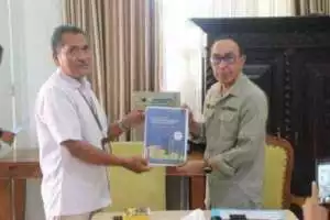 Sekda Sukabumi Terima Laporan Hasil Evaluasi Penyelenggaraan Statistik Sektoral 2024