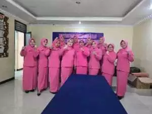 Arisan Bulanan Ibu-ibu Bhayangkari Polsek Nanggung Meriah.