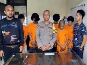 6 Pemuda Yang Diduga Akan Tawuran Dan Membawa Sajam Ditangkap Petugas.