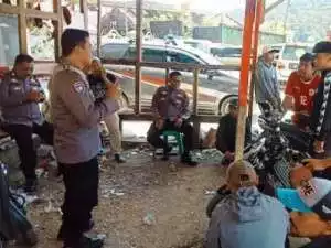 Polsek Nanggung Berikan Penyuluhan Tentang Larangan Pengunaan Knalpot Brong.