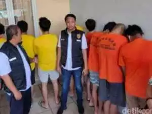 Kaskus Barang Bukti jual beli Rekening Judol 713 Kartu ATM 35 Ponsel.