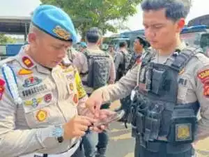 Polresta Bogor Kota Sidak Ponsel untuk Mencegah Anggota Terlibat Judi Online.