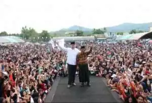 Puluhan Ribu Masyarakat Luwu Menghadiri Kampanye Dialogis Terakhir ARHAM - RAHMAT