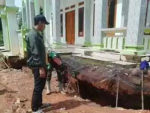 Sinergitas TNI-POLRI Wilayah Hukum Polsek Cijeruk Desa Palasari Giat Cooling Sistem Sambang Beri Pesan Dan Ajak Jaga Kamtibmas.