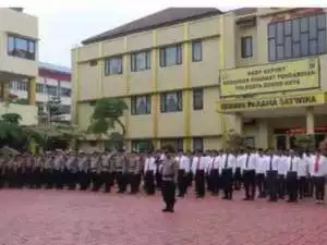 Kapolresta Bogor Kota Pimpin Upacara Kenaikan Pangkat Pengabdian.