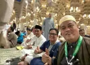 Sekjen DPC PKB OKI Umrah Bareng Bupati Terpilih, Picu Kontroversi.