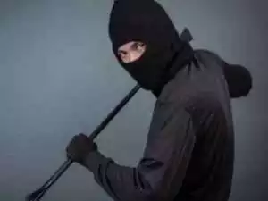 Terekam CCTV Maling Bobol Toko Kue, Polisi Langsung Turun Tangan.