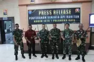 Sinergitas TNI-POLRI Wilayah Hukum Polsek Jonggol Giat Cooling Sistem Sambang Tokoh Masyarakat Beri Pesan Dan Ajak Jaga Kamtibmas.