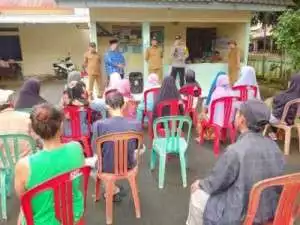 Babinkamtibmas Wilayah Hukum Polsek Gunung Sindur Giat Coolling Sistem Sambang Beri Himbauan Dan Ajak Jaga Kondusifitas Wilayah Dari Gangguan Kamtibmas Dalam Rangka Pilkada Serentak 2024 Yang Sudah Selesai Untuk Menghindari Provokator Dan Konflik.