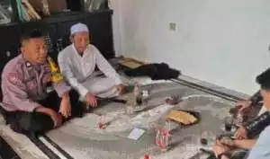 Bhabinkamtibmas Wilayah Hukum Polsek CSR (Cisarua) Polres Bogor Desa Cilember Giat Cooling Dialogis Tokoh Agama Dan Tokoh Masyarakat Beri Pesan Dan Ajak Kondusifitas Kamtibmas.