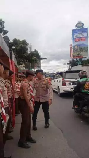 Personil Pospam Wilayah Hukum Polsek Ciawi Polres Bogor Giat Cooling Sistem Lakukan Pembinaan Pramuka Saka Bhayangkara Dalam Membantu Pengamanan Natal 2024 Dan Menyambut Tahun Baru 2025 Dalam Melayani Masyarakat Luas.