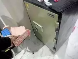 Sinergitas TNI-POLRI Wilayah Hukum Polsek CSR (Cisarua) Polres Bogor Desa Kopo Giat Cooling Sistem Sambang Tokoh Masyarakat Beri Himbauan Dan Ajak Jaga Kamtibmas Agar Kondisi Wilayah Kondusif Selama Perayaan Natal 2024 Dan Menyambut Tahun Baru 2025.
