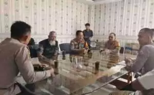 Bhabinkamtibmas Wilayah Hukum Polsek Tamansari Desa Tamansari Giat Cooling Sistem Silahturahmi Tokoh Masyarakat Beri Pesan Kamtibmas.