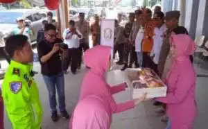 Kunjungan Ketua Bhayangkari Cabang Bogor di Pospam Babakan Madang.