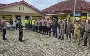 Kegiatan Apel Siaga Pergantian Tahun Baru 2024 di Polsek Nanggung Bersama 3 Pilar.