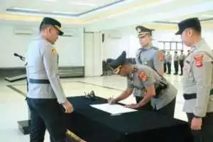 Kapolres Bogor Pimpin Upacara Sertijab Kapolsek Cileungsi.