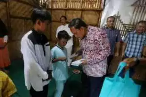 Perkuat Kepedulian di Momen Isra Mikraj, Dr. Nurdin Berikan Santunan pada Anak Yatim 