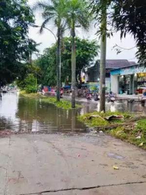 Kurangi Kekumuhan, Dinkopukmperidag Kota Serang Relokasi Pedagang Taman Sari.