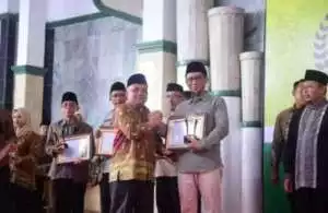 Bupati Sukabumi H.Marwan Hamami Hadiri Acara BAZNAS Kab. Sukabumi Memberikan Penghargaan Terhadap Sejumlah UPZ