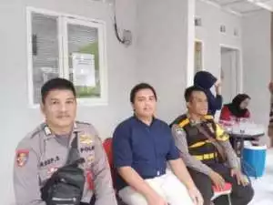 Polsek Tenjo Polres Bogor Polda Jawa Barat Bhabinkamtibmas Desa Cilaku SAMBANgi Warga Beri Himbauan Kamtibmas Kepada Warga Desa Binaan.