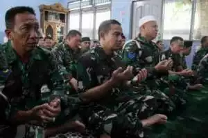 Lanal Palembang Gelar Doa Bersama dalam Rangka Kegiatan 5th Multilateral Naval Exercise Komodo