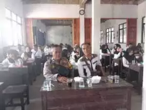 Polsek Tenjo Polres Bogor Polda Jawa Barat Bhabinkamtibmas    Desa Cilaku Sambang Warga Beri Himbauan