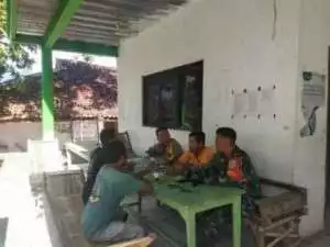 Sinergitas TNI-POLRI Wilayah Hukum Polsek  Tanjungsari Giat Cooling Sistem Sambang Kamtibmas Beri Pesan Ajak Jaga Kondusifitas Cegah Kriminalitas.