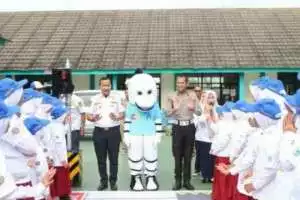 Edukasi Sejak Dini, Dishub Bersama Polres Tangsel Kenalkan Keselamatan Lalu Lintas ke Anak SD dan TK