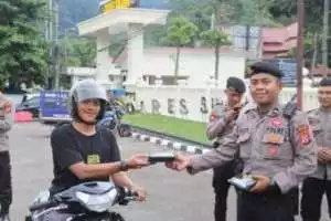 Bupati Sukabumi H.Asep Japar Memimpin Apel Pagi Perdana Dan Menekankan Pentingnya kekompakan Aparatur Sipil Negara (ASN) dalam Membangun Kabupaten Sukabumi Yang MUBARAKAH