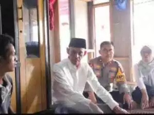 Wakil Bupati Bogor Jaro Ade Kunjungi Korban Tanah Longsor di Kecamatan Sukajaya.