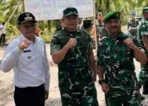 Polsek Semendawai Suku III Gelar Bakti Sosial Membersihkan Tempat Ibadah