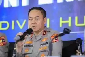 Bhabinkamtibmas Wilayah Hukum Polsek Dramaga Giat Cooling Sistem Silahturahmi Patroli Sambang Kantor Desa Sukadamai Beri Himbauan Ajak Jaga Kondusifitas Cegah Gangguan Kamtibmas.