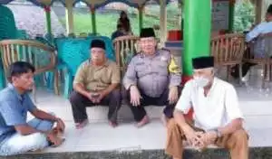 Bahbinkamtibmas Wilayah Hukum Polsek Rumpin Giat Cooling Sistem Silahturami Kamtibmas Warga Sekaligus Monitoring Wilayah Desa Mekarsari Ajak Jaga Kamtibmas Cegah Gangguan Kriminalitas.