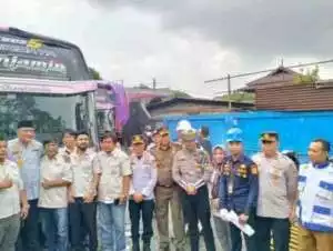 Polres Bogor Bersama Stakeholder Terkait Dihadiri Bupati Kabupaten Bogor, Laksanakan Apel Siaga Angkutan Lebaran 2025 Serta Pengecekan Armada Bis Medal Jaya Dinas Perhubungan Kabupaten Bogor.