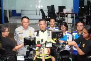 Sinergitas TNI-POLRI Dan Stakeholder Terkait Wilayah Hukum Polsek Ciampe Polres Bogor Giat Cooling Sistem Monitoring Cek Situasi Wilayah Malam Lebaran Hari Pertama, Beri Himbauan Ajak Jaga Kamtibmas Cegah Gangguan Kriminalitas.